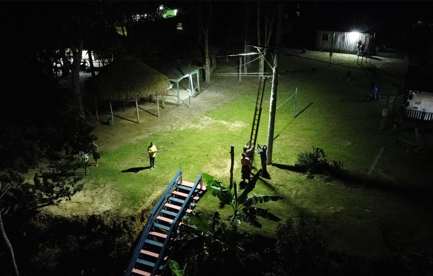 MELHORIAS: Iluminação chega pela primeira vez à comunidade de Cavalcante no Baixo Madeira