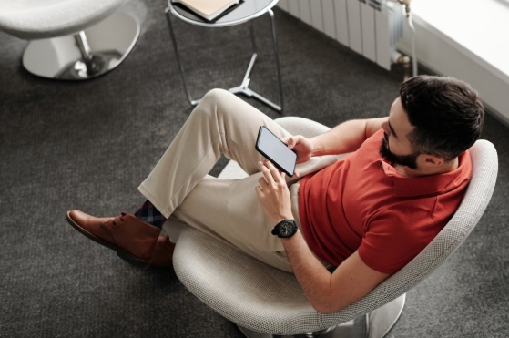 O que avaliar antes de comprar um celular premium