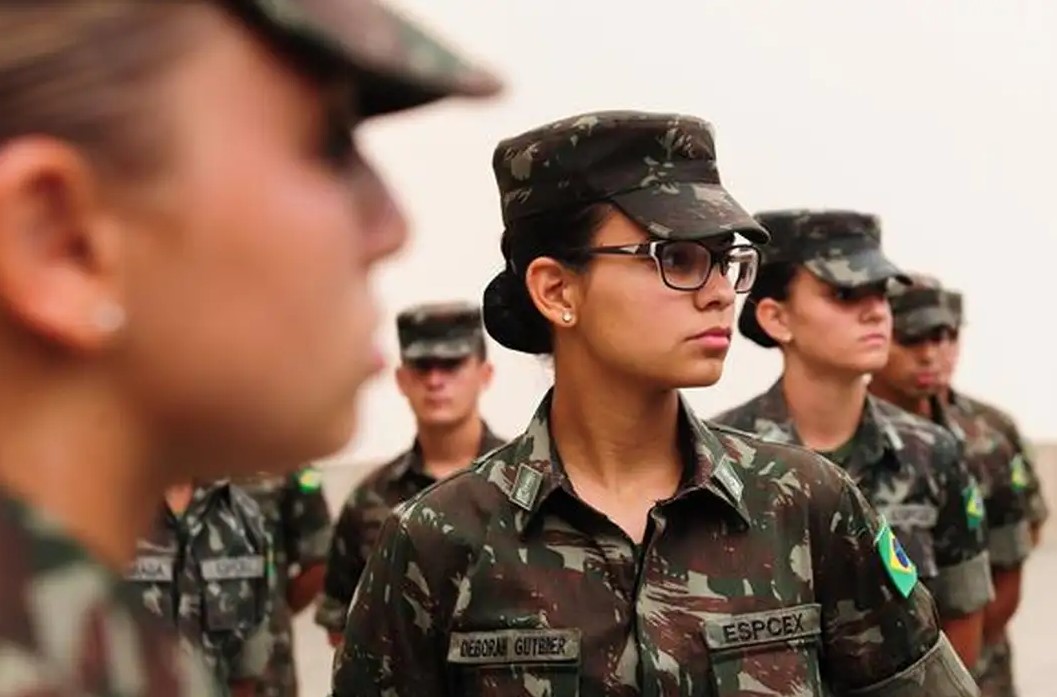 ETAPA DECISIVA: Exército faz seleção para alistamento militar de homens e mulheres