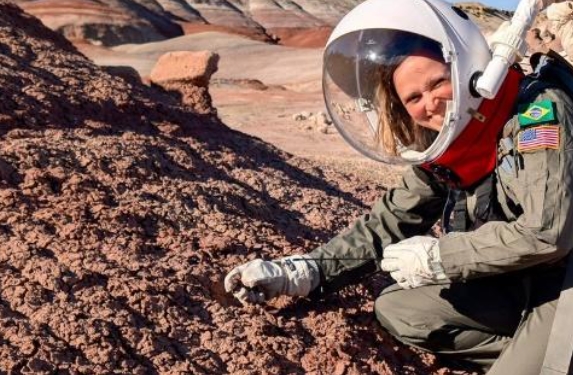 BASE MARCIANA: Conheça a rotina de cientista brasileira isolada