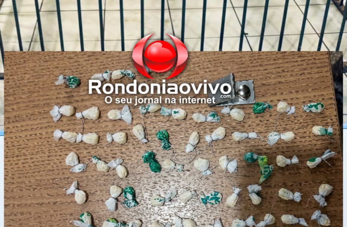 PROCURADA: Mulher foge e deixa várias porções de cocaína e maconha em boca de fumo