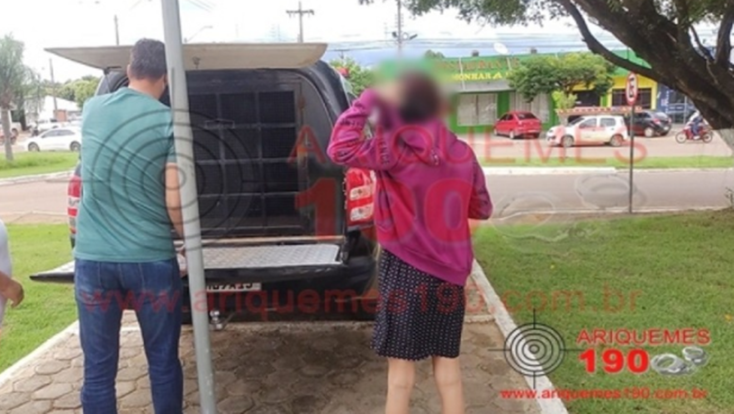 ARIQUEMES: Suspeita da morte de Thalita Viana se apresenta na Delegacia de Homicídios 