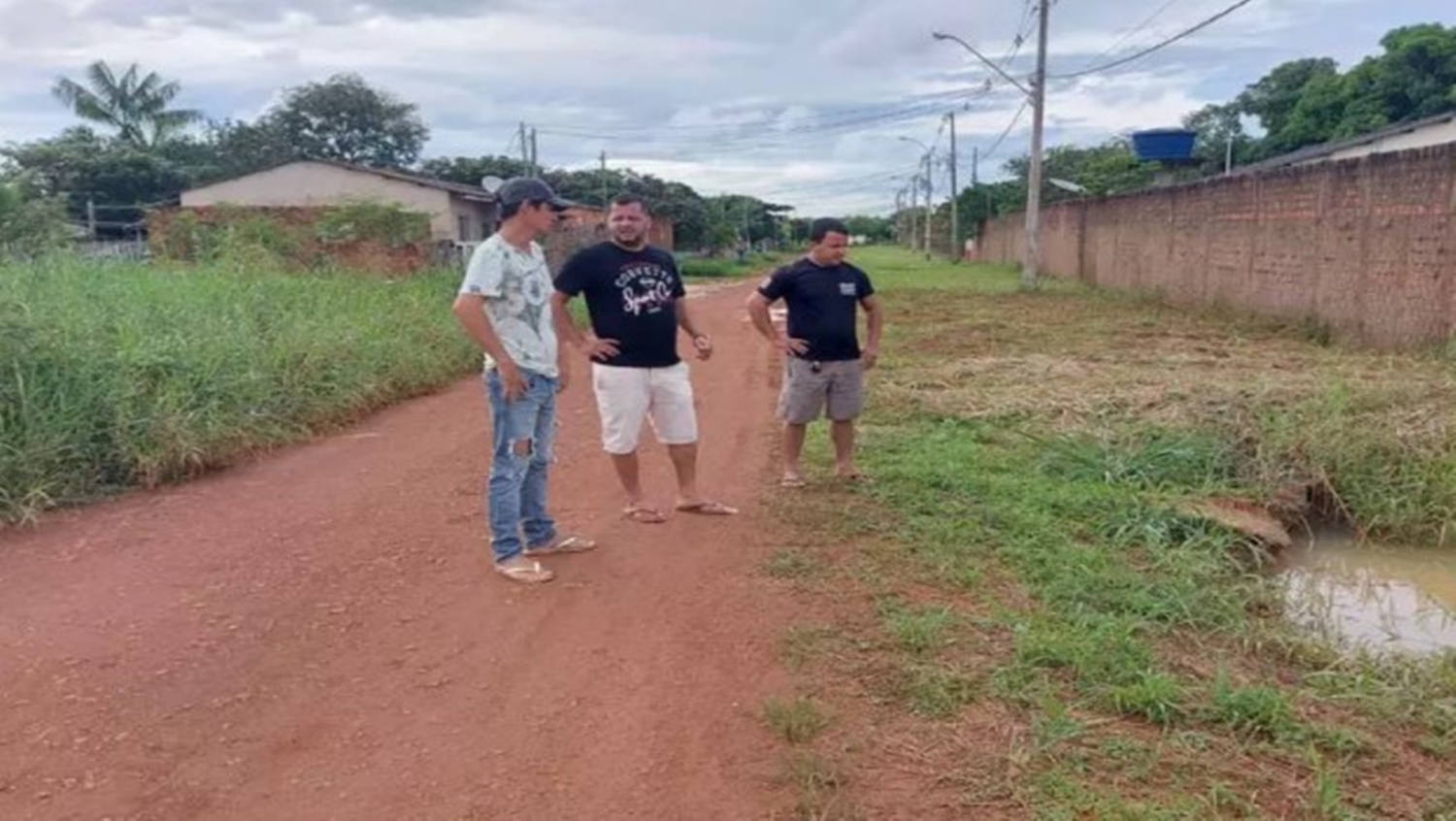 VEREADOR: Edevaldo Neves visita bairro Porto Cristo e ouve demandas dos moradores
