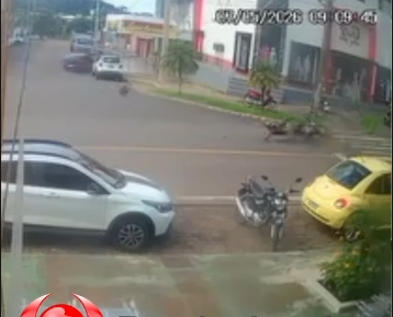 OURO PRETO DO OESTE: Motociclistas ficam feridos após mulher avançar pista contrária