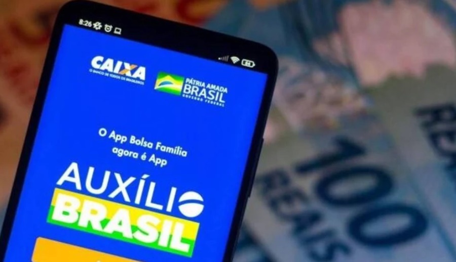 CORTES: Governo vai fazer pente-fino para remover beneficiários do Auxílio Brasil