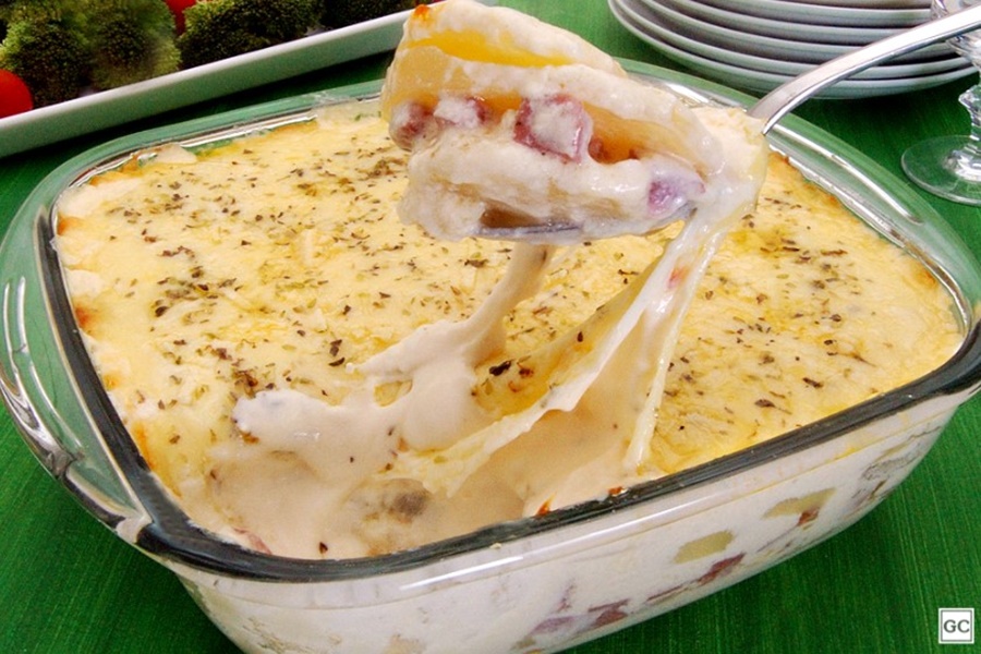 SABOR: Receita de batata gratinada com molho branco