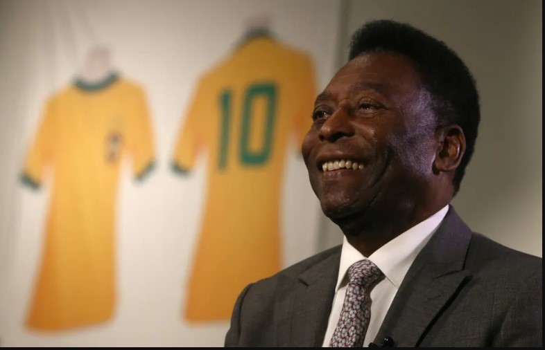 REI DO FUTEBOL: Pelé morre aos 82 anos, em São Paulo, após 30 dias internado