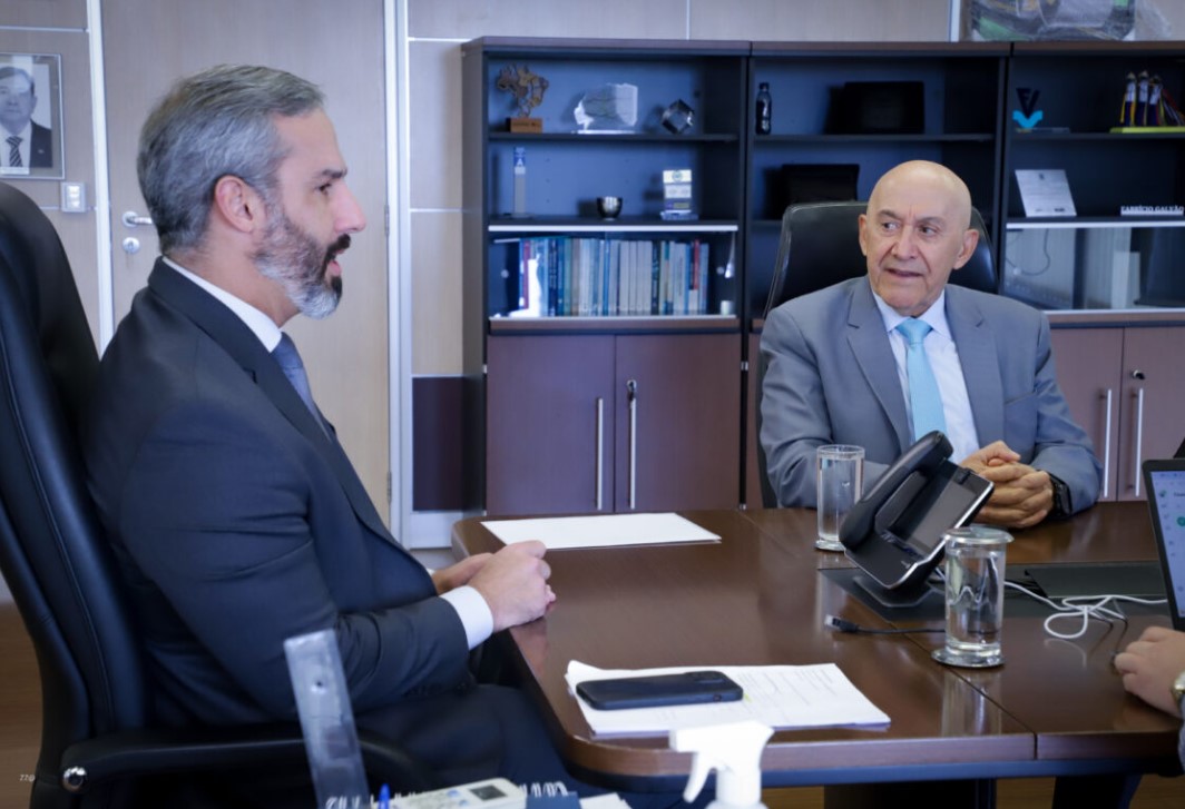 CONFÚCIO MOURA: Senador e diretor do DNIT discute infraestruturas de Rondônia