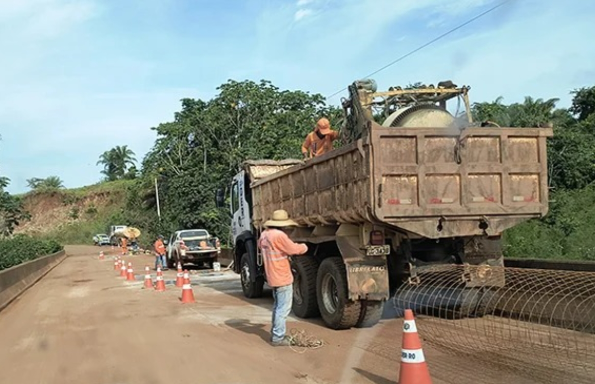 TRAVESSIA: DER recupera ponte na RO-391 sobre o Rio Pimenta, em Chupinguaia