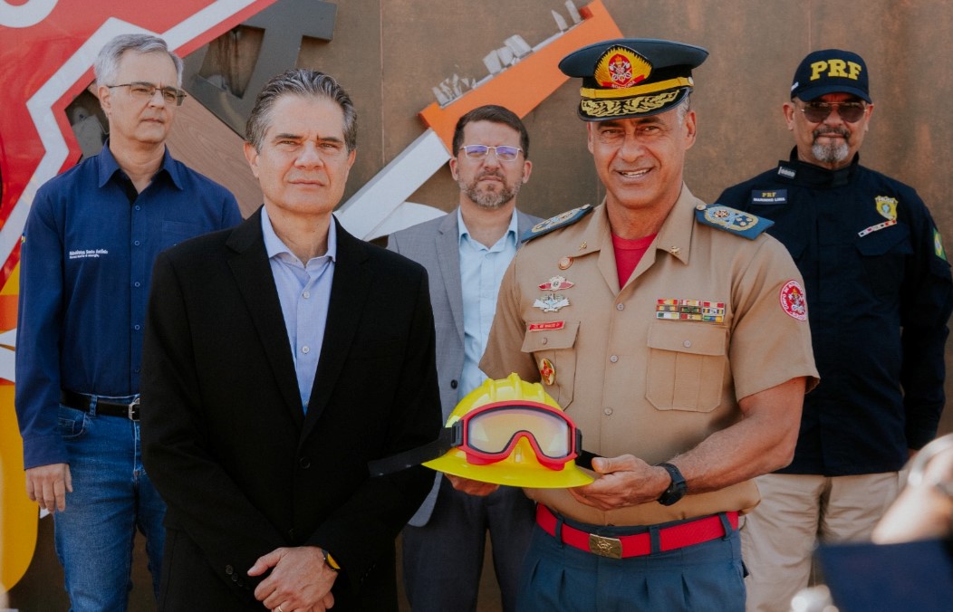 SEGURANÇA: Bombeiros recebem da Eletrobras equipamentos para combate às queimadas