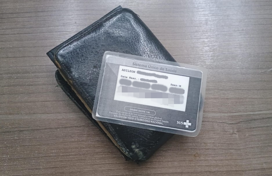 É SUA? Carteira com documentos pessoais e de moto é encontrada