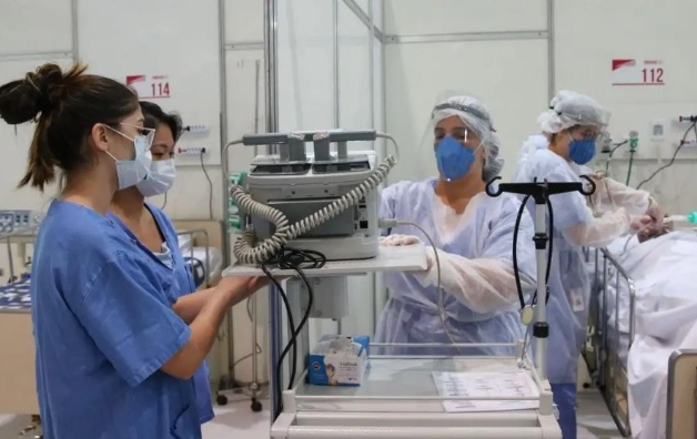 EFEITOS ATIVOS: Seis anos após primeira morte por Covid, milhões ainda sofrem sequelas