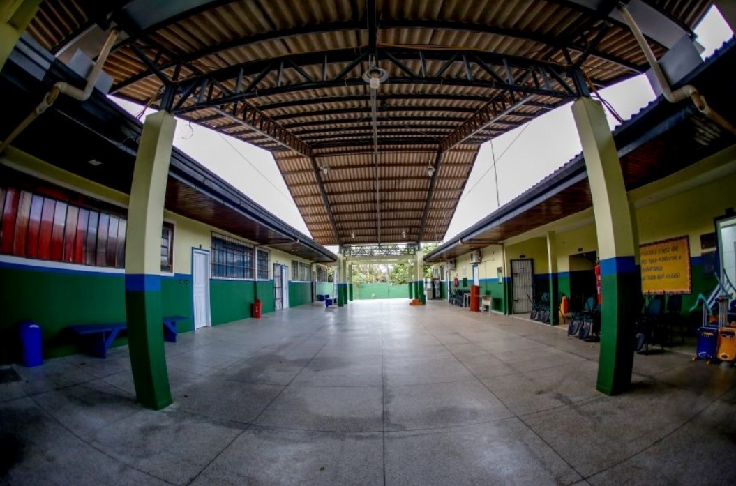 ALAN QUEIROZ: Deputado solicita reforma e ampliação em escola de Rolim de Moura