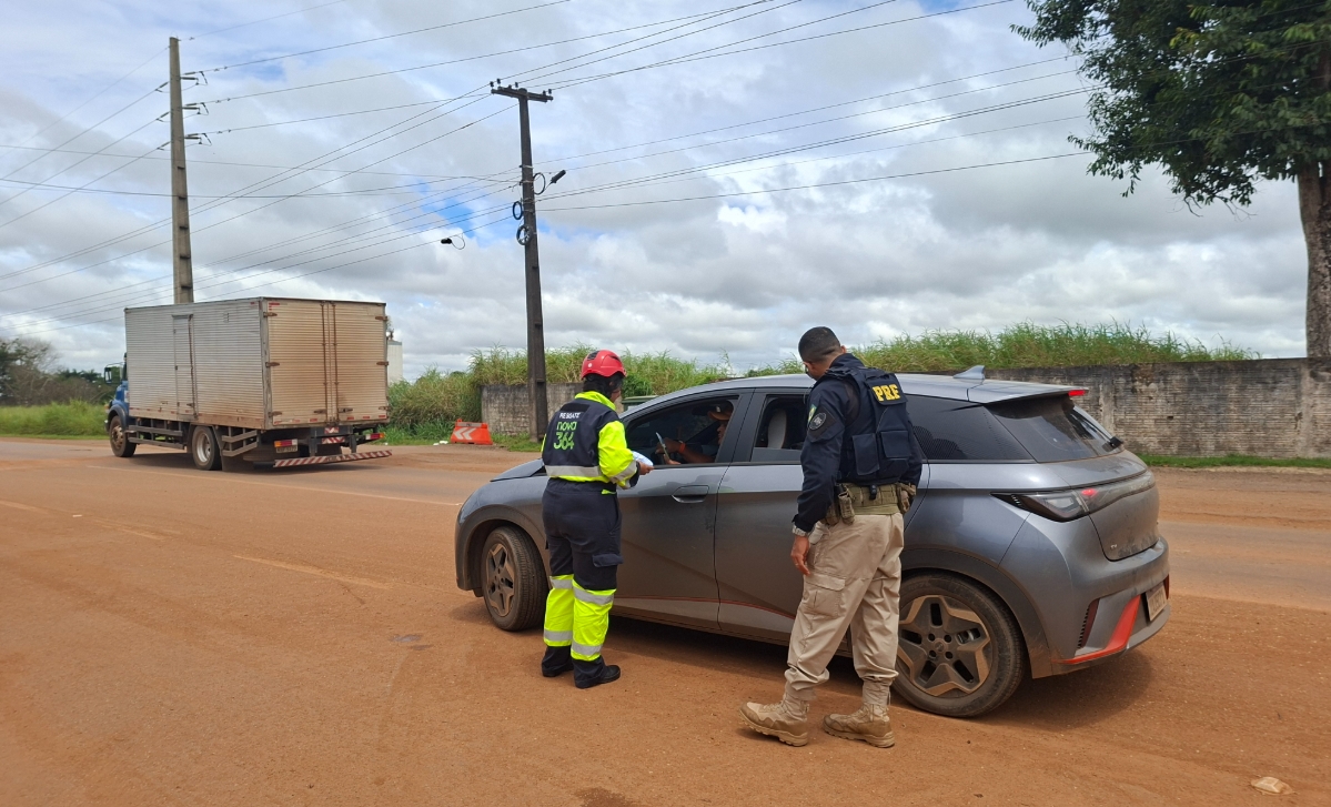 SEGURANÇA: Nova 364 e PRF conscientizam motorista na saída do feriado de carnaval