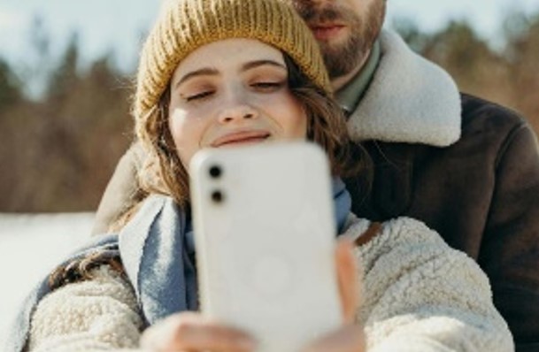 CAIU NO THRONING: 27% da Geração Z admite ter sido vítima dessa tendência