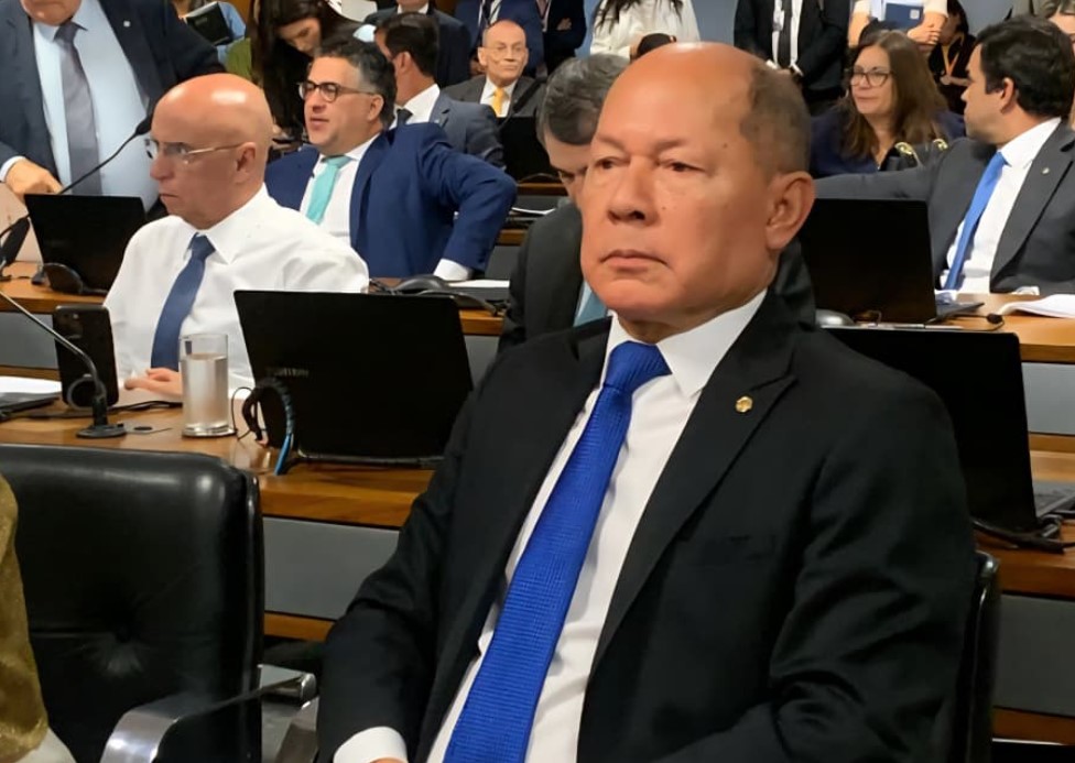 CHRISÓSTOMO: Deputado questiona acordo que impede aposentados de recorrer à Justiça