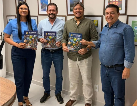 ZÉ PAROCA: Vereador visita Banco do Povo e destaca papel da instituição