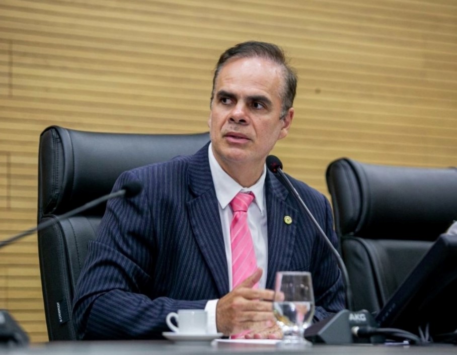 ALAN QUEIROZ: Deputado institui capelania escolar voluntária na rede pública de Rondônia