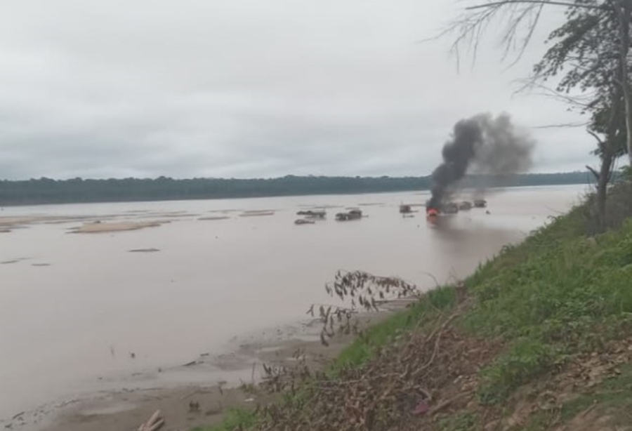 DRAGAS QUEIMADAS: Operação contra garimpo ilegal no rio Madeira chega na Ilha do Tambaqui
