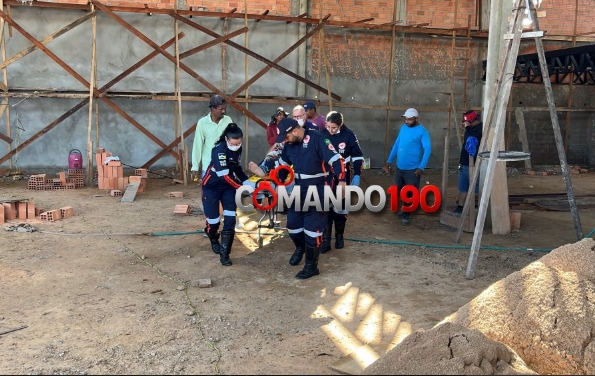 DESACORDADO: Trabalhador sofre choque elétrico por indução durante obra 