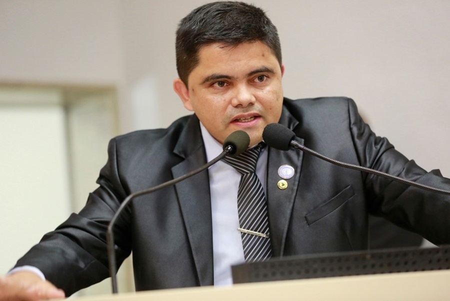DEPUTADO ESTADUAL: Jesuíno Boabaid toma posse na Assembleia Legislativa de Rondônia