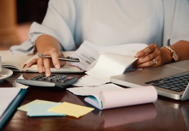 MAL GASTO: Brasileiros ainda evitam pedir ajuda para cuidar do dinheiro