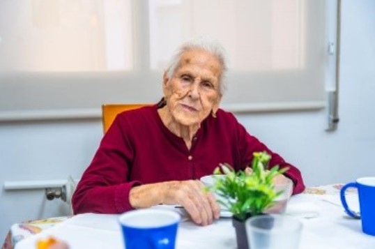 SEM CURA: O hábito alimentar que pode ser sinal de um tipo de demência 