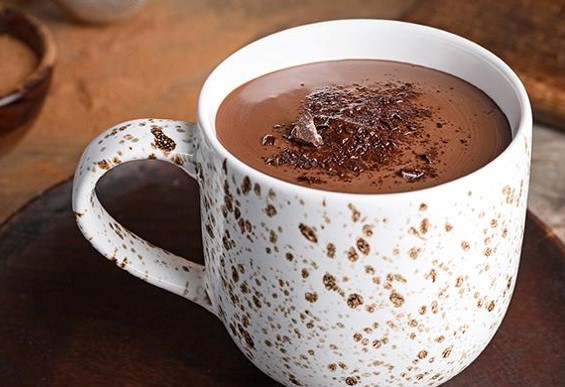 IMPOSSÍVEL DE ESQUECER: Receita de chocolate quente com chantilly caseiro é um ato de amor