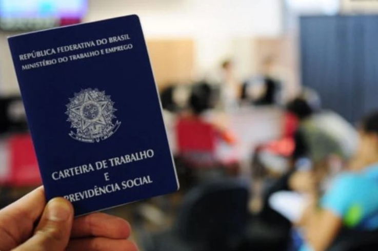 CARTEIRA ASSINADA: Brasil gera 228 mil empregos formais em março
