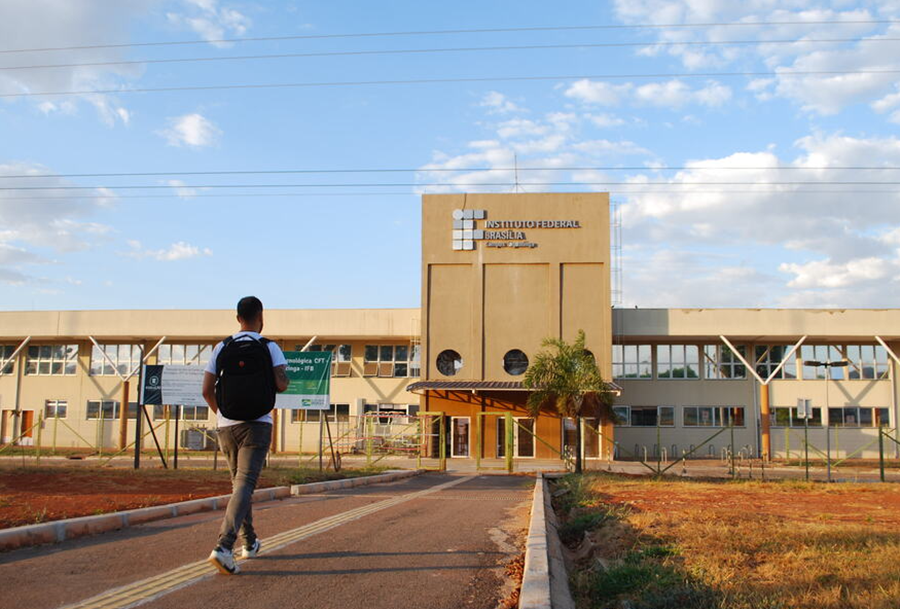 R$ 9.616,18:  Instituto Federal abre inscrições de concurso para diversos cargos
