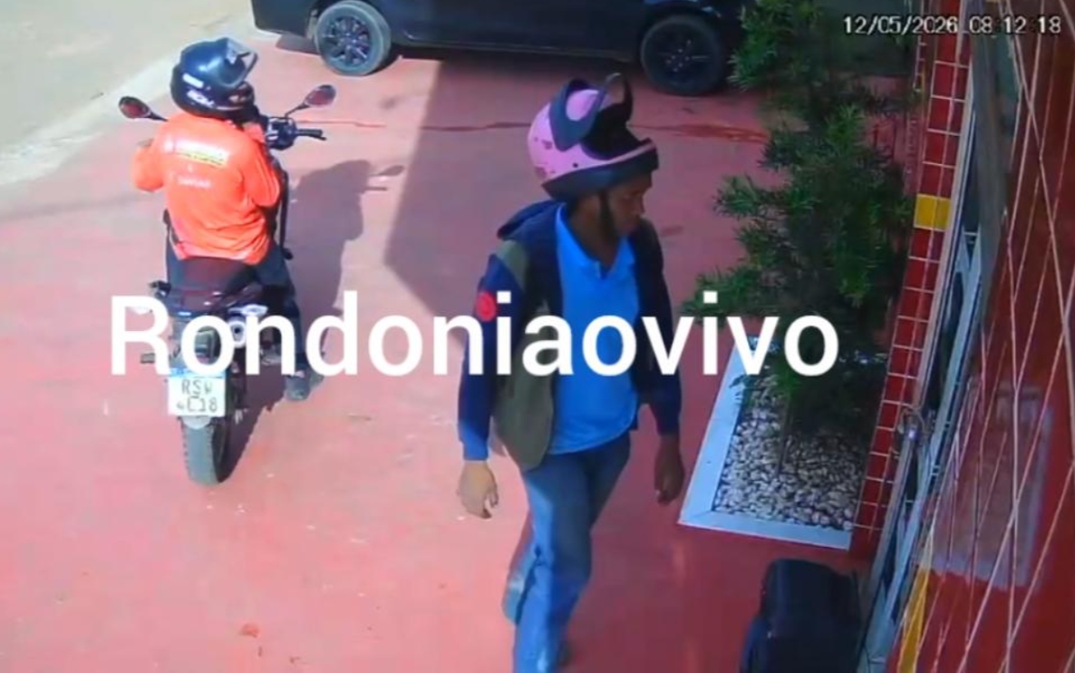 VÍDEO: Dupla em motocicleta furta caixa de som de farmácia na zona Leste