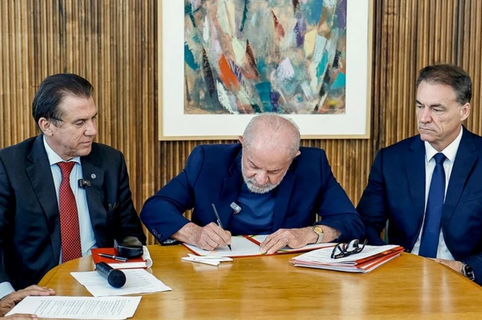 MUDANÇAS: Lula assina decreto que moderniza regras do vale-alimentação e refeição