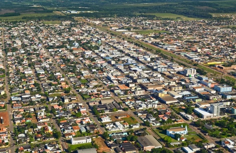 CELEBRAÇÃO: Ezequiel Neiva parabeniza Vilhena pelos 45 anos de emancipação 