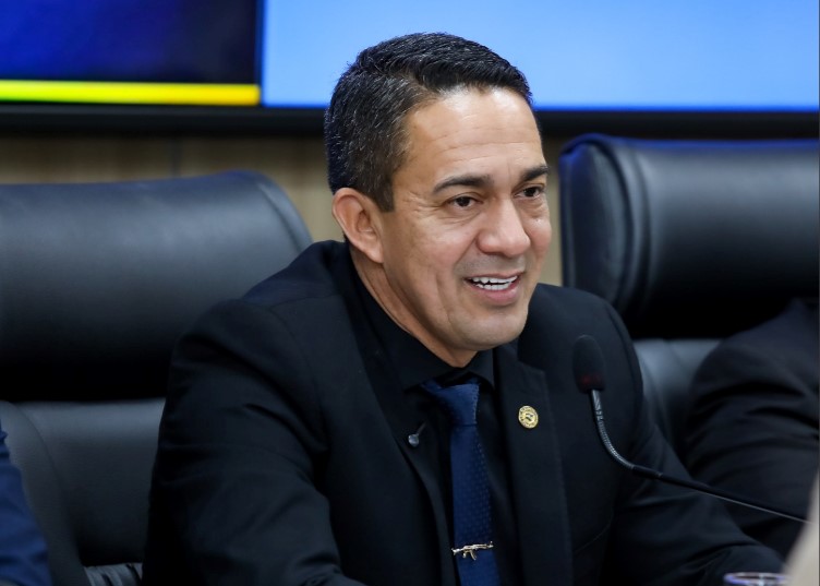 EYDER BRASIL: Deputado solicita regularização fundiária para famílias do Bairro Socialista