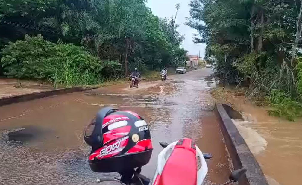 CACOAL: Temporal deixa 300 desabrigados e população sem água