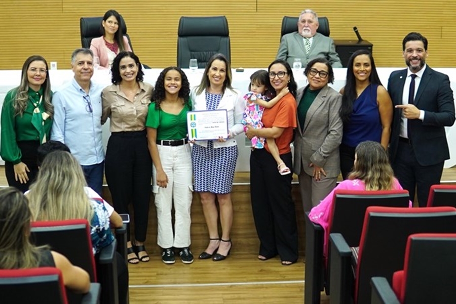 RODRIGO CAMARGO: Deputado preside sessão solene em homenagem às mulheres destaques de PVH