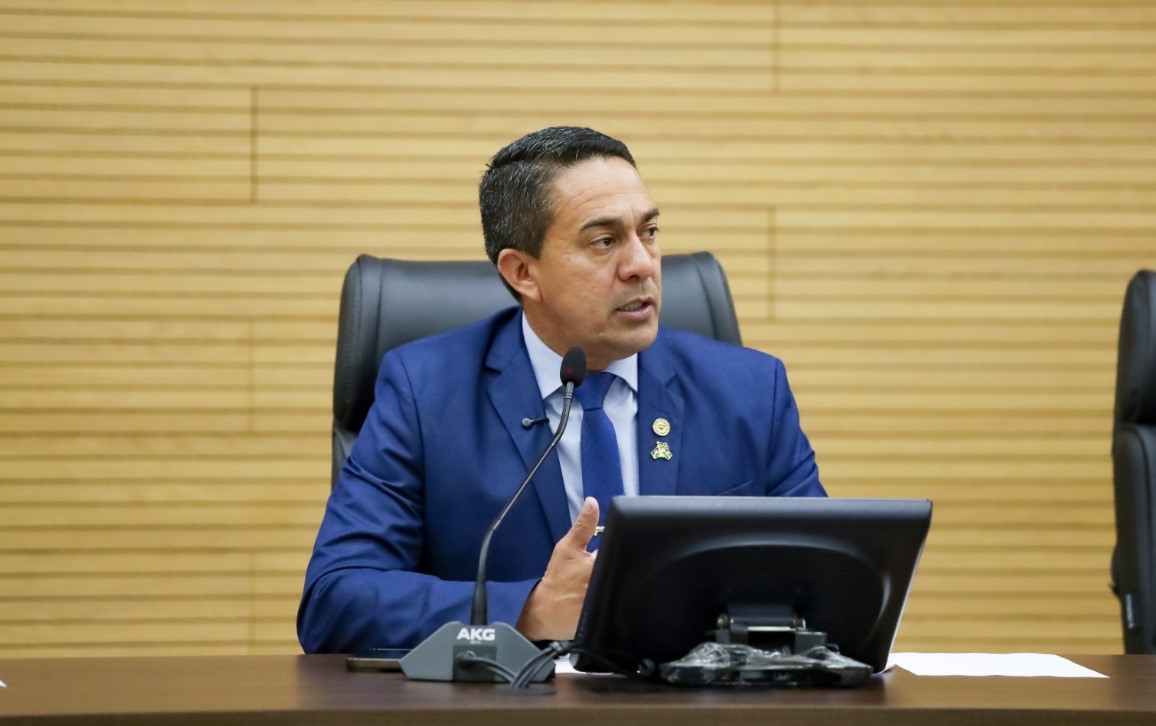 EYDER BRASIL: Vereador apresenta projeto para regularizar imóveis de igrejas e associações