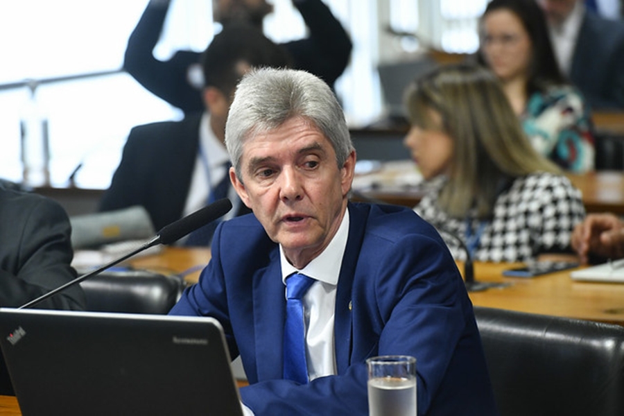 JAIME BAGATTOLI: Senador relata projeto que define produtos de alimentação animal como essenciais