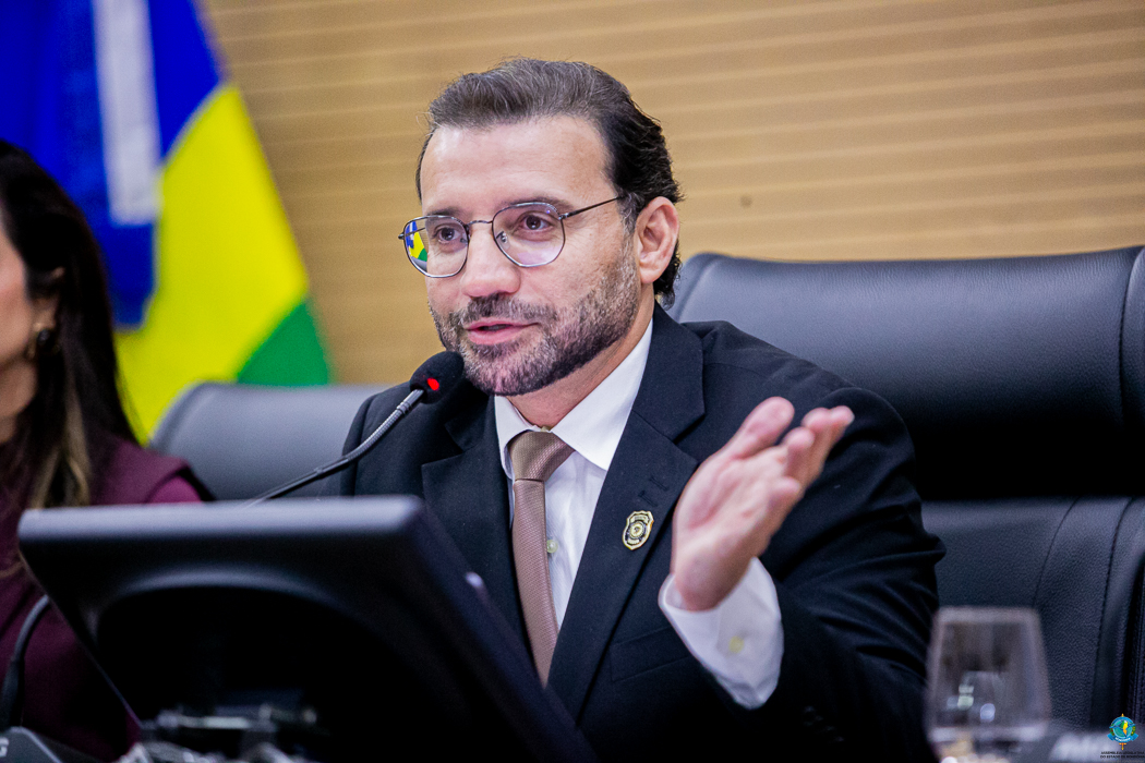 RIBEIRO DO SINPOL: Deputado propõe criação de código estadual para proteger crianças e adolescentes