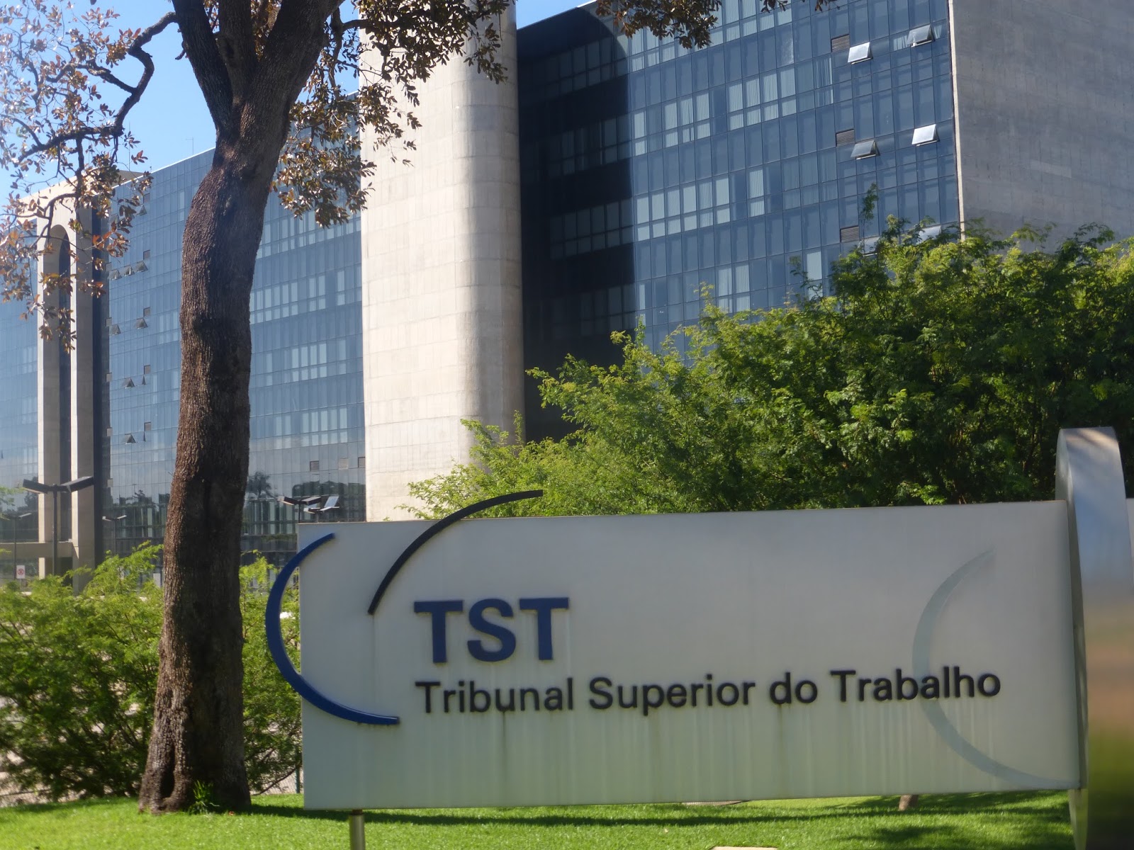 NACIONAL: TST lança concurso público oferecendo 310 vagas para Brasília