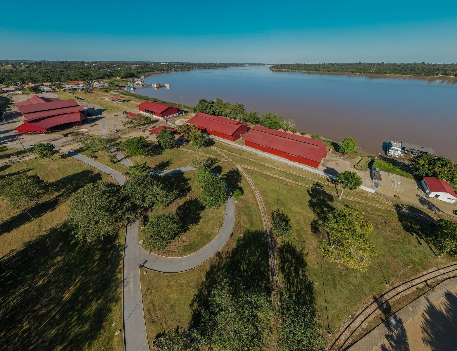FASE FINAL: Obras da Estrada de Ferro devem ser concluídas no meio do ano