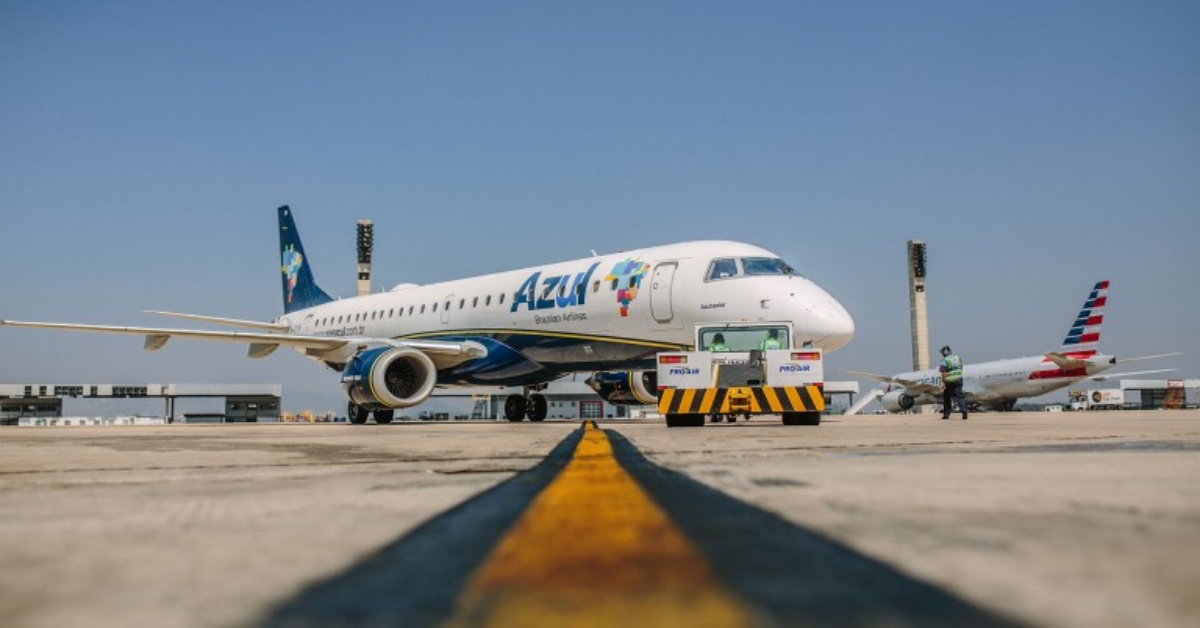 DOENTES: Azul vai cancelar centenas de voos após dispensas médicas 