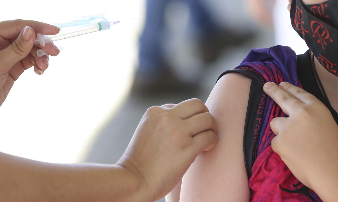9 a 14 Anos: Postos de saúde da capital já dispõem de vacina conta HPV para crianças