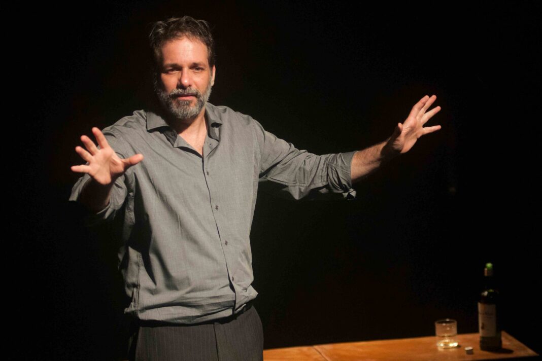 HOMOFOBIA: Espetáculo '3 Maneiras de Tocar no Assunto' nesta quarta e quinta no Teatro Guaporé