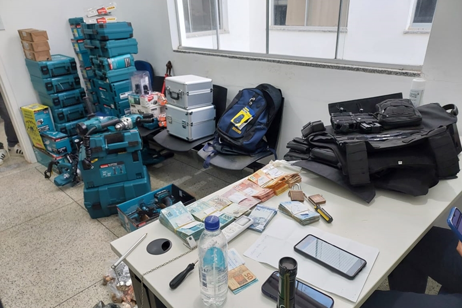 LIGEIRO: Polícia Militar age rápido e recupera ferramentas e R$ 35 mil furtados de loja