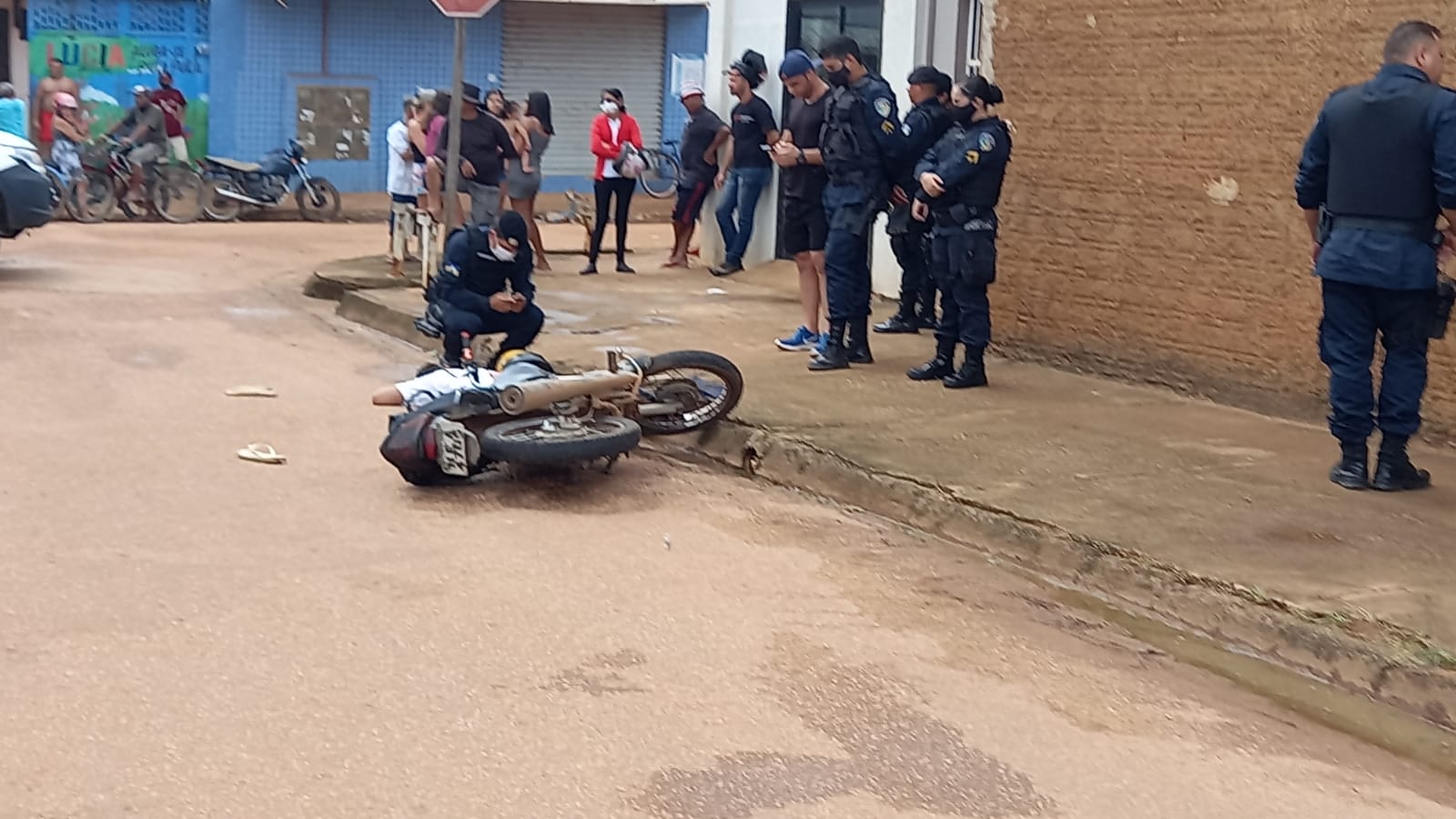 URGENTE: Assaltante é baleado por policial à paisana após roubos