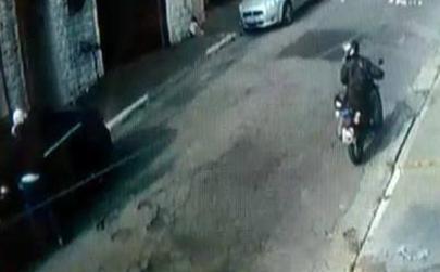 ROUBO: Bandidos ameaçam atirar na cabeça de jovem que sacou dinheiro em banco