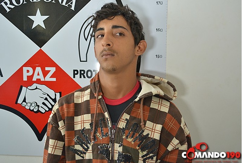 NO POSTO: Homem é morto com tiros na cabeça enquanto esperava esposa sair do trabalho