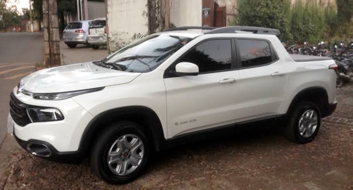 FLAGROU O SUSPEITO: Homem deixa Fiat Toro na frente de casa para ir namorar e veículo é furtado