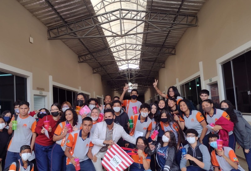 EMPREENDEDORISMO: Jornalista faz palestra para alunos do ensino médio em Porto Velho